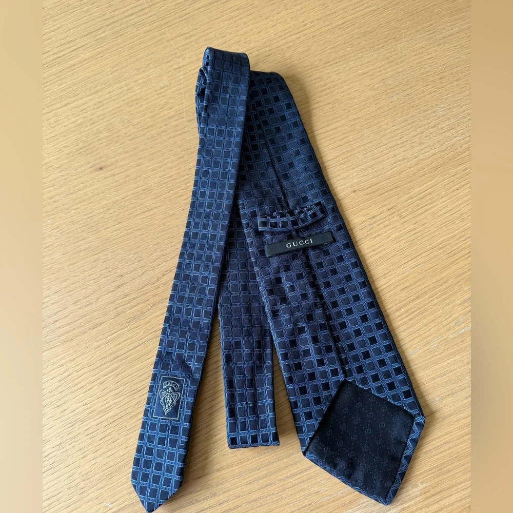 New! GUCCI Blue Geometric Pattern Silk Tie